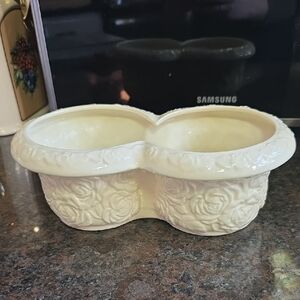 Elegant Cream Ceramic Pottery